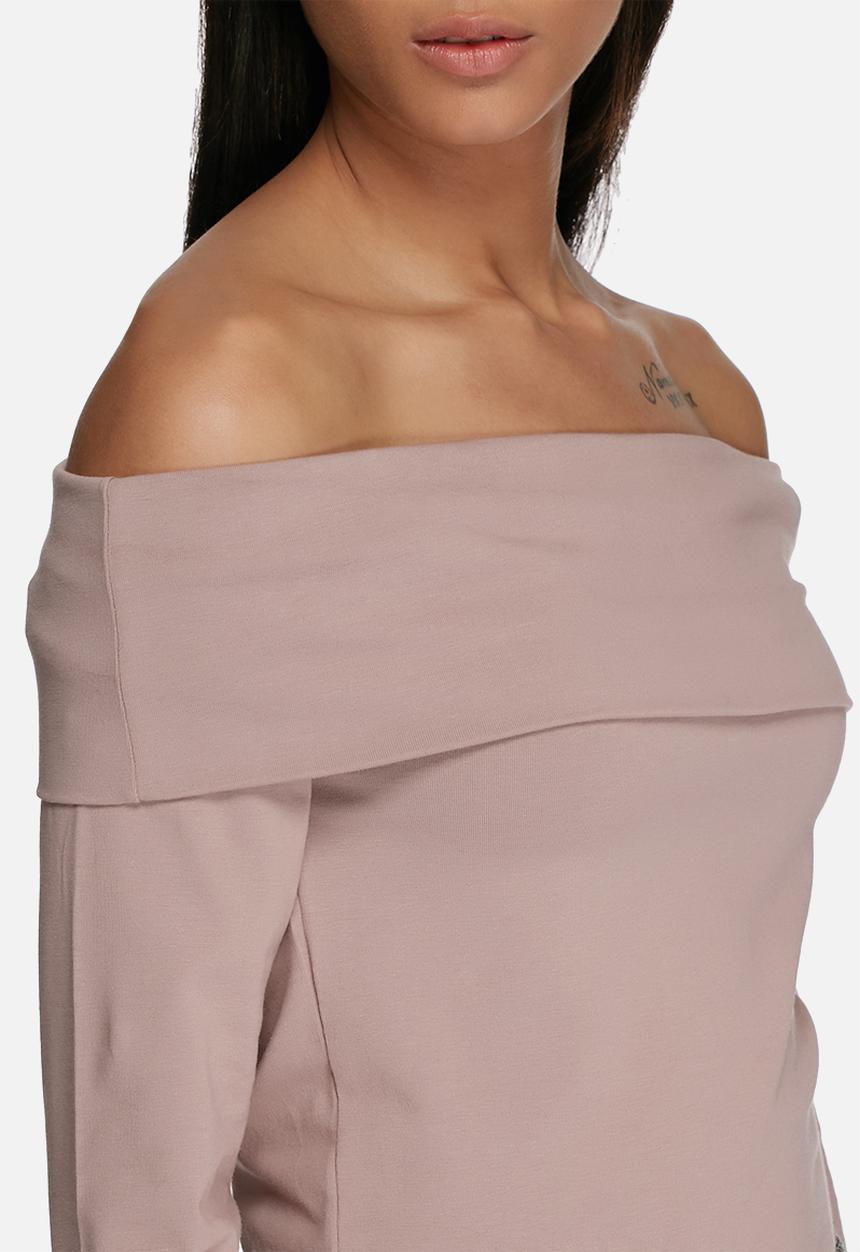 Jacqueline de Yong - Kenya off the shoulder top