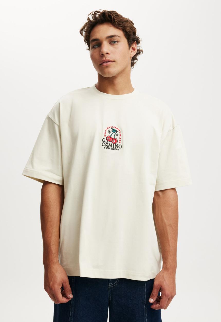 Cotton On - Box Fit Graphic T-Shirt - Bone/Cherry Eights
