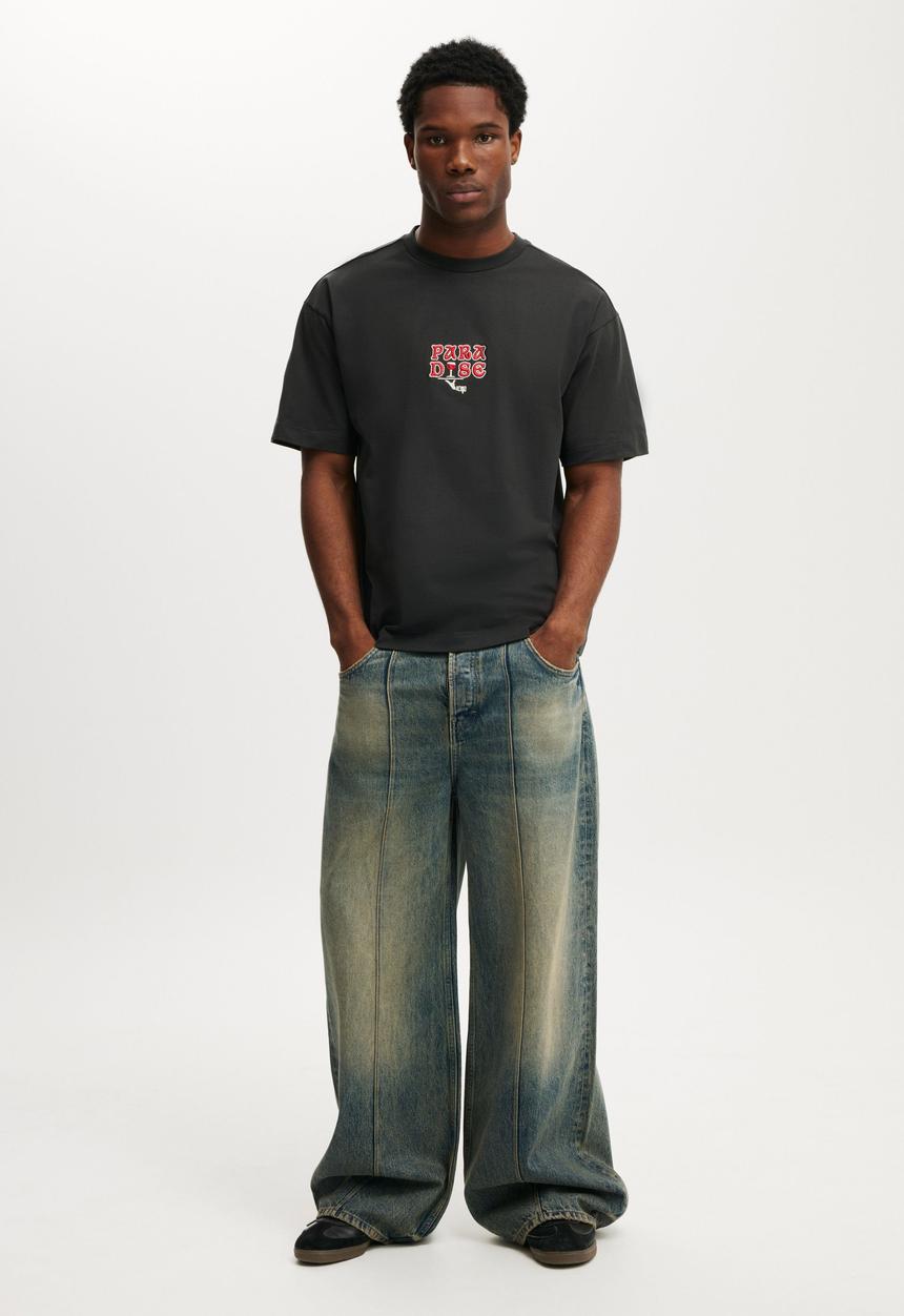 Cotton On - Box Fit Graphic T-Shirt - Washed Black/Cobra