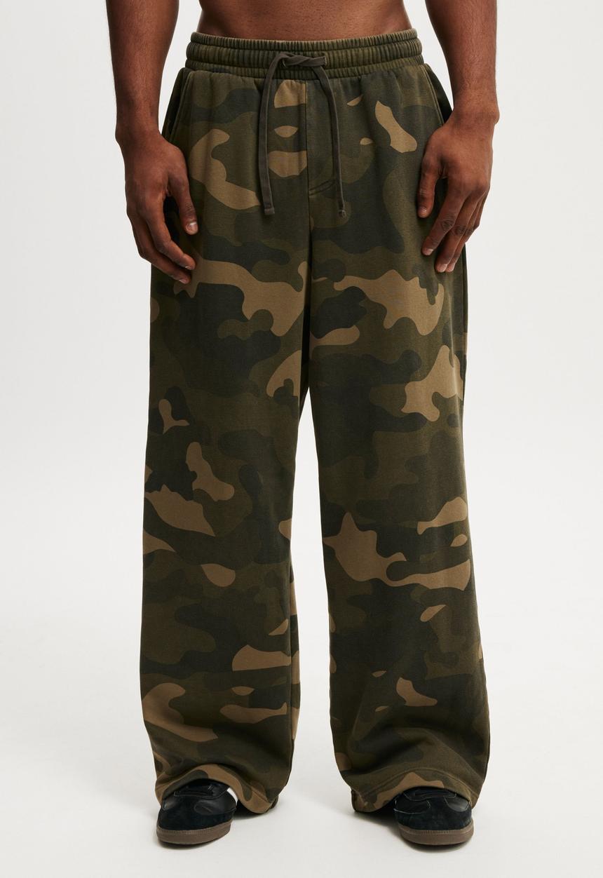 Super Baggy Track Pant - Camo Green
