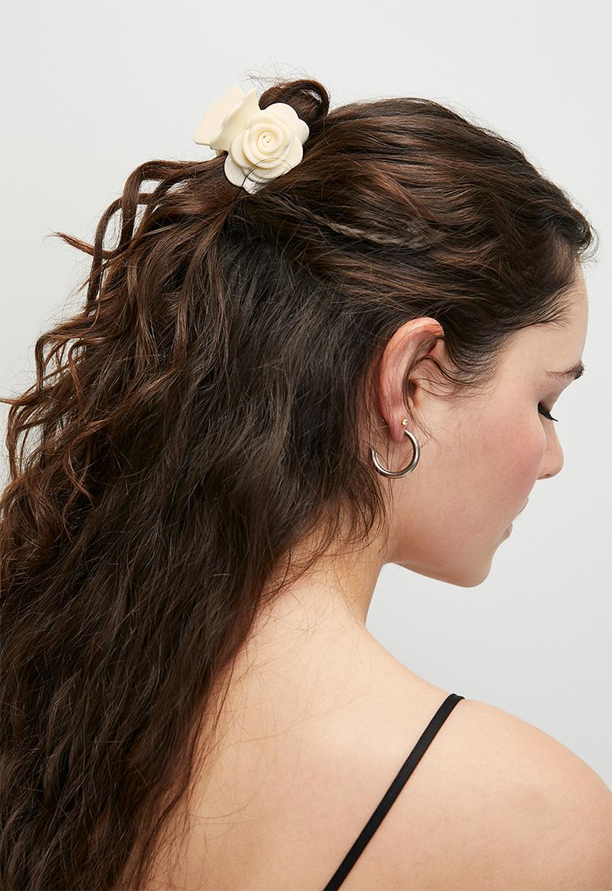 Tessa Design - Roselyn rose shaped hair clip - cream