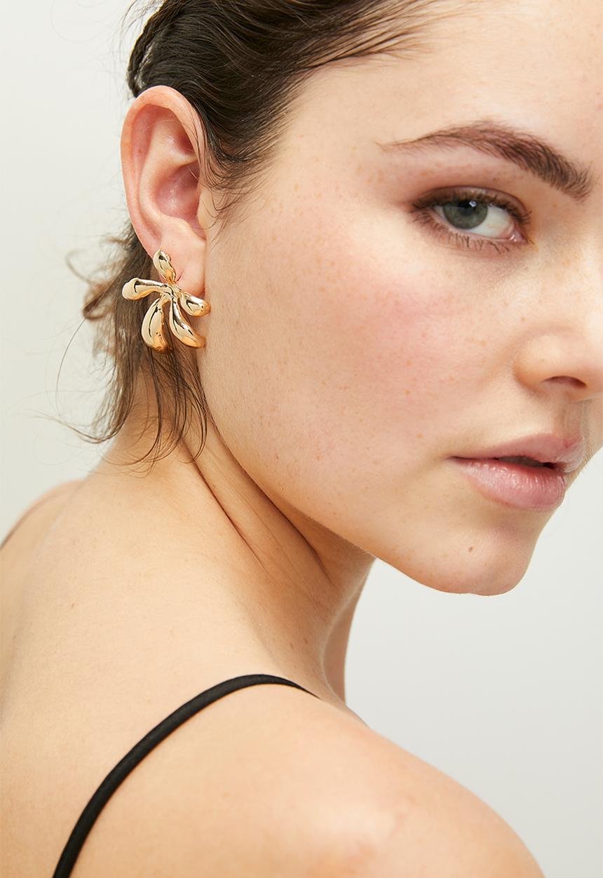 Tessa Design - Amber flower stud statement earrings - gold