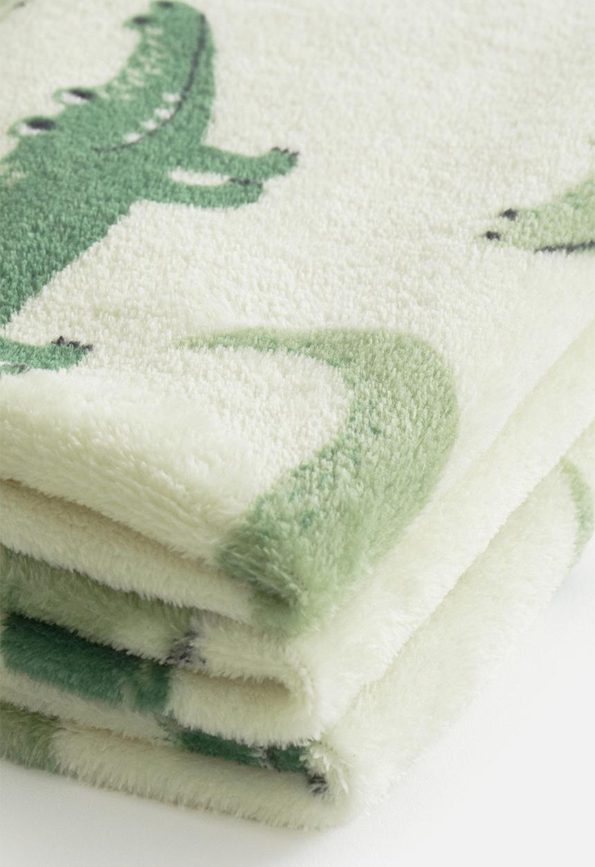 H&M - Patterned fleece blanket - light green crocodiles