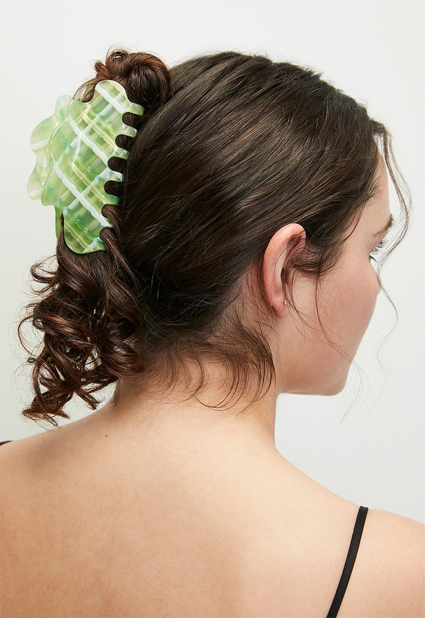 Tessa Design - Petunia hair claw clip-pastel green