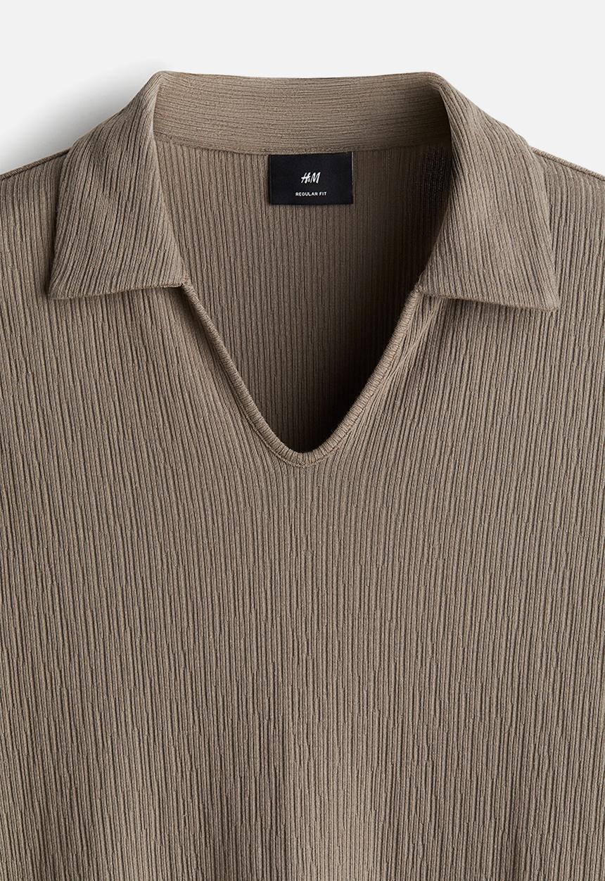 H&M - Regular fit collared t-shirt - dark beige