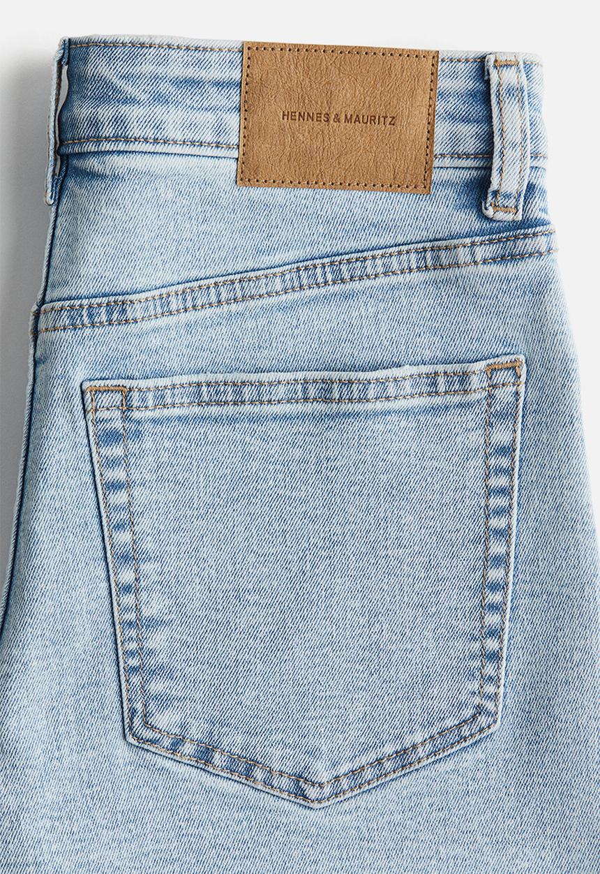 H&M - Skinny high denim shorts - light denim blue