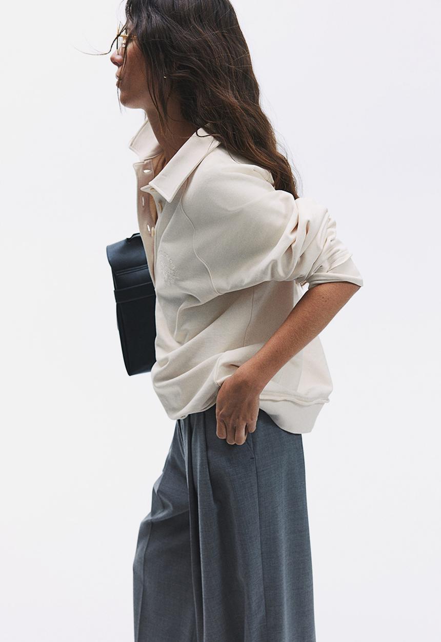 H&M - Collared sweatshirt - cream