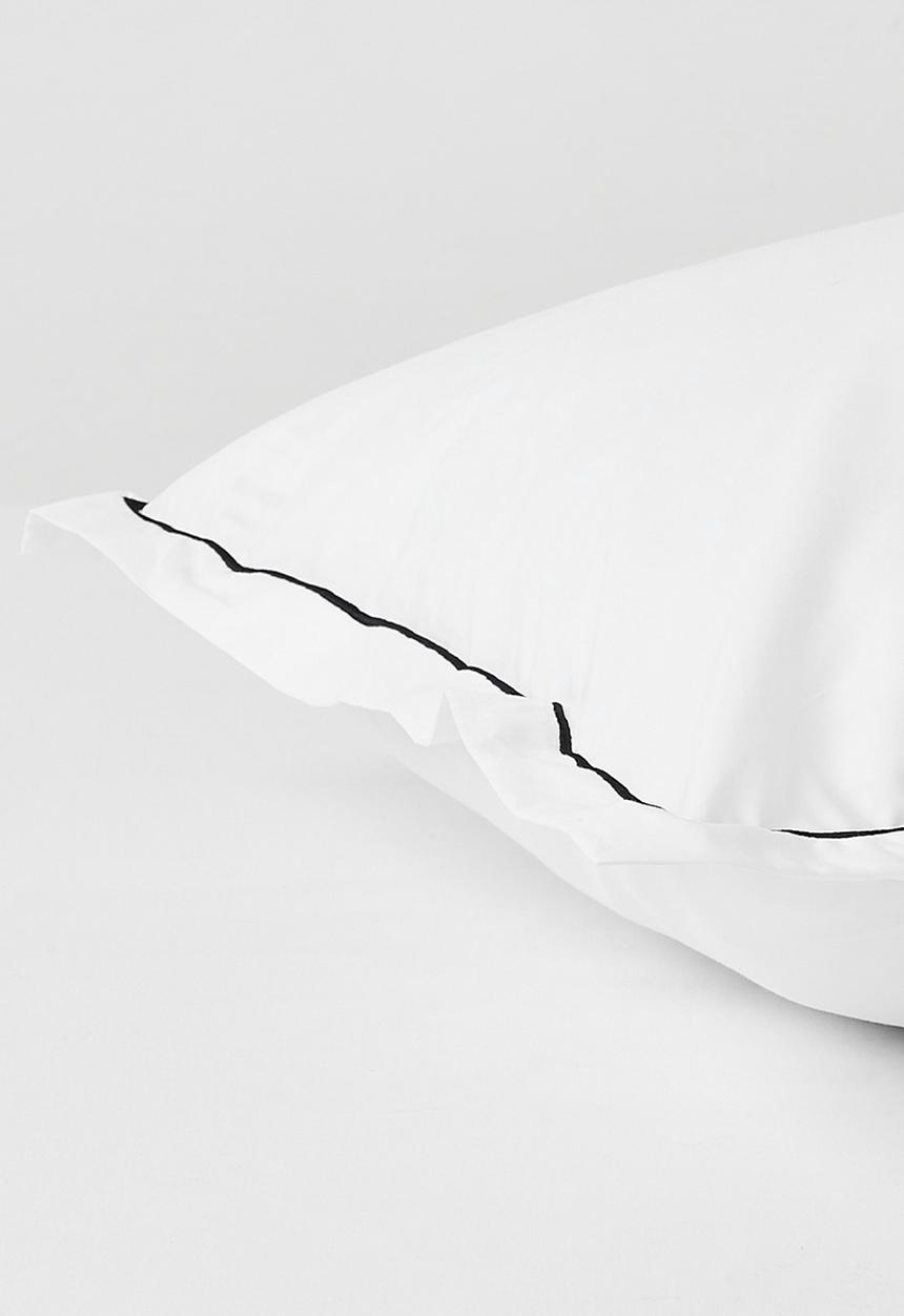 Sixth Floor - Oxford Satin Stitch King pillow case - white & black