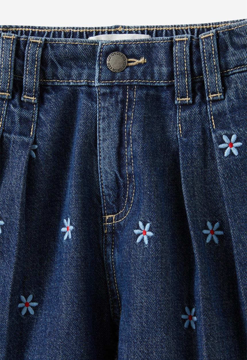 Cotton On - Sarai pleat front denim short - portsea dark blue/daisy embroidery