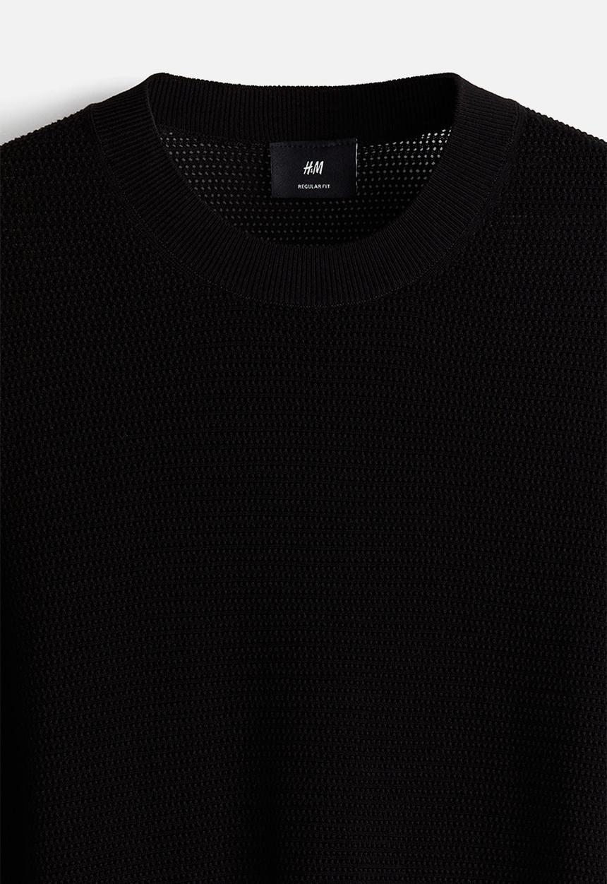H&M - Regular fit hole-knit t-shirt - black