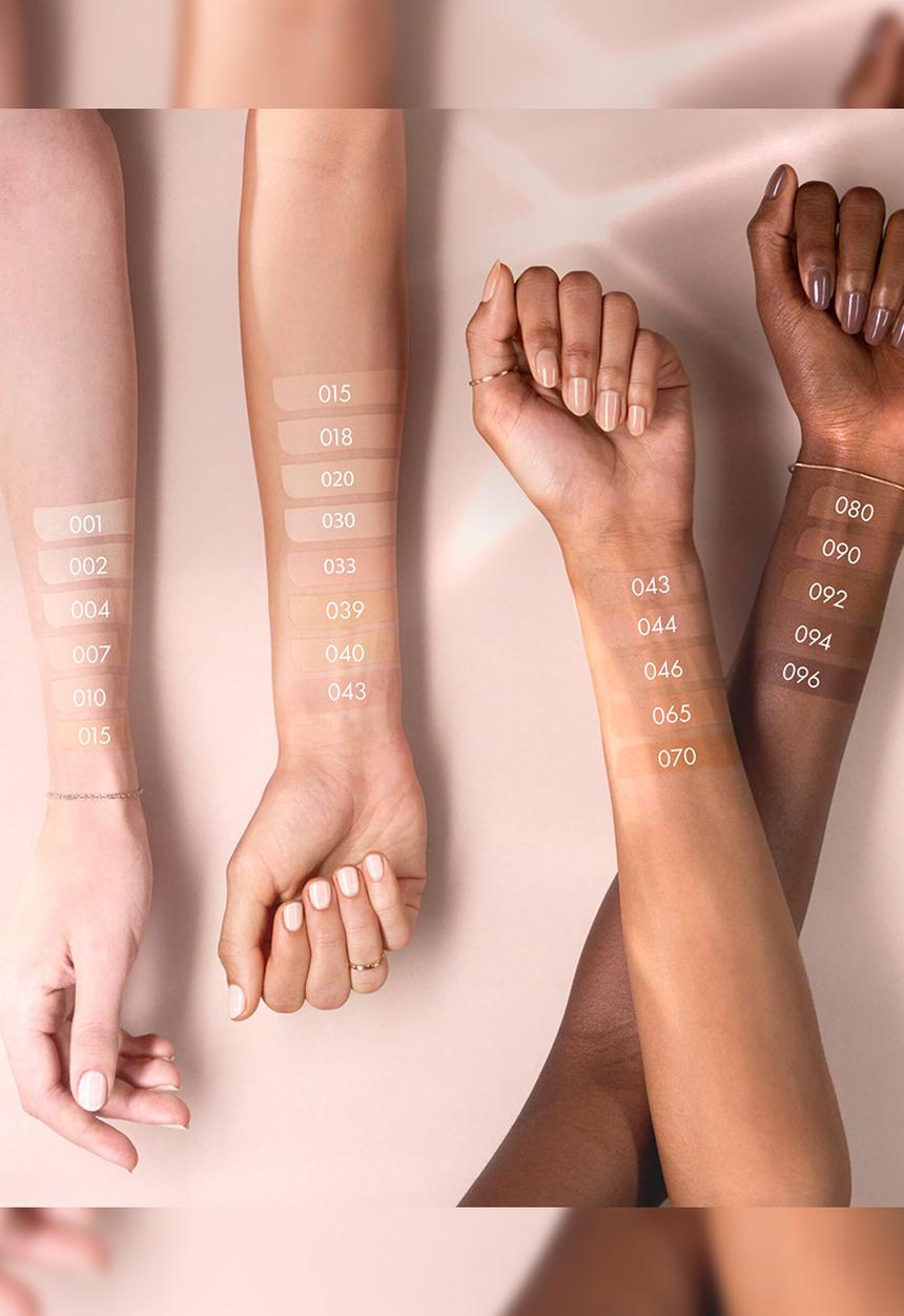 Catrice - True Skin Hydrating Foundation  - 040 Neutral Hazel
