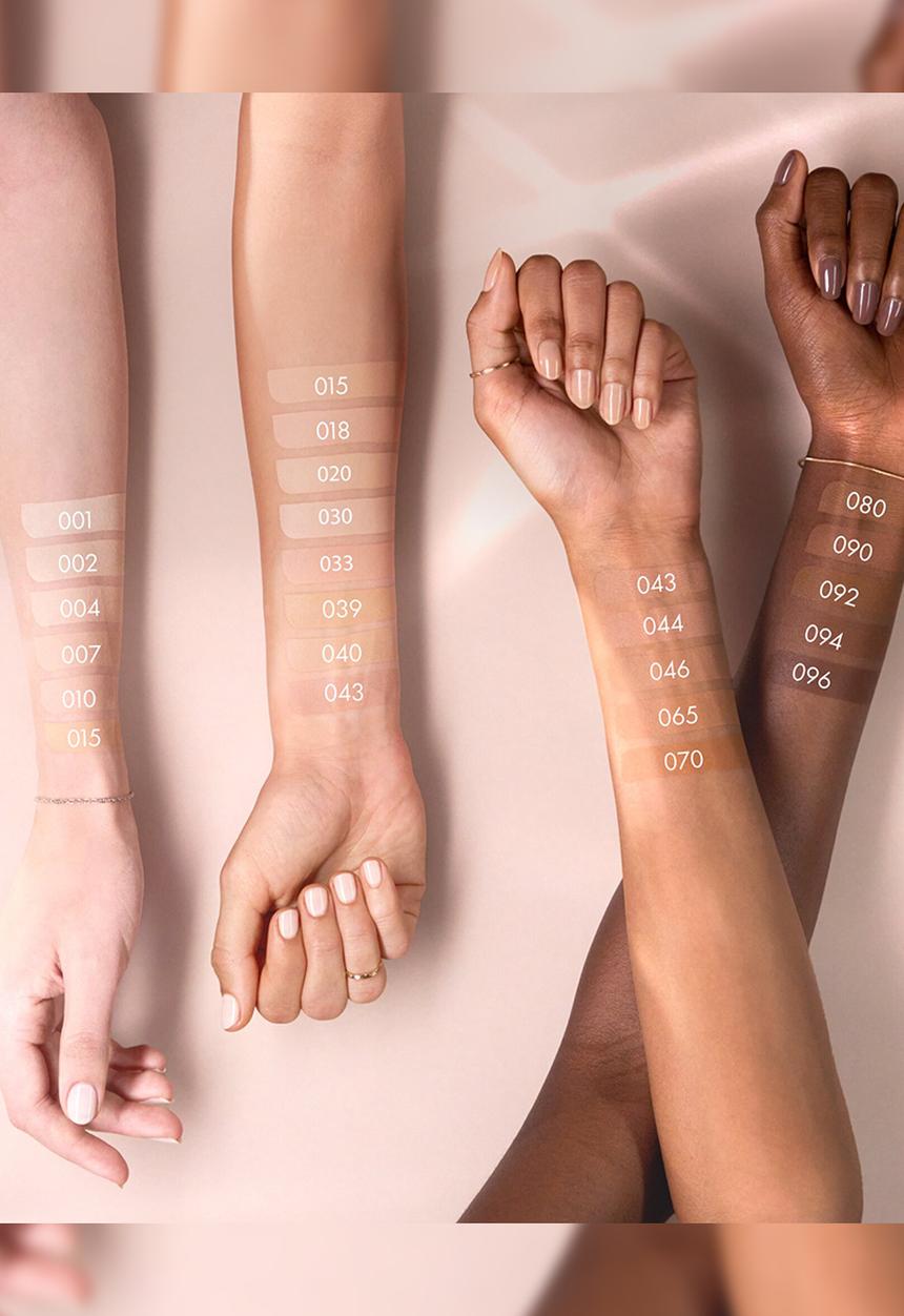 Catrice - True Skin Hydrating Foundation  - 096 Neutral Mocca