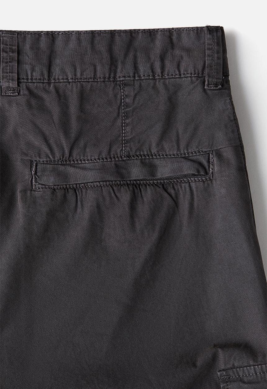 H&M - Relaxed fit cargo shorts - dark grey