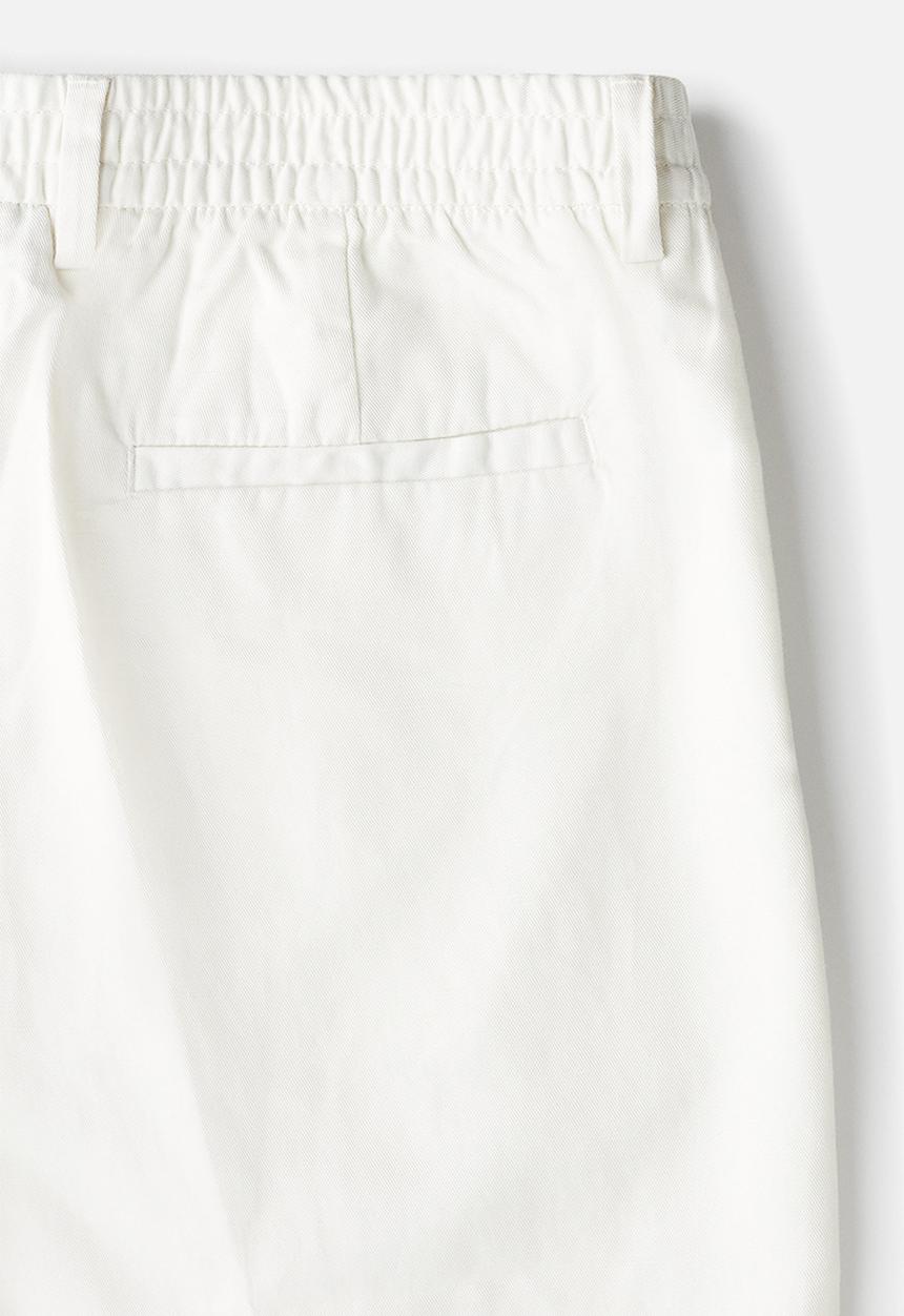 H&M - Regular fit crease-leg shorts - white