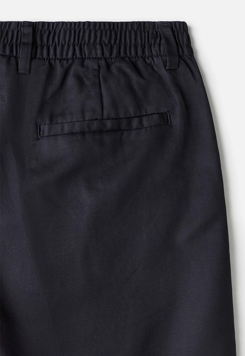 H&M - Regular fit crease-leg shorts - navy blue