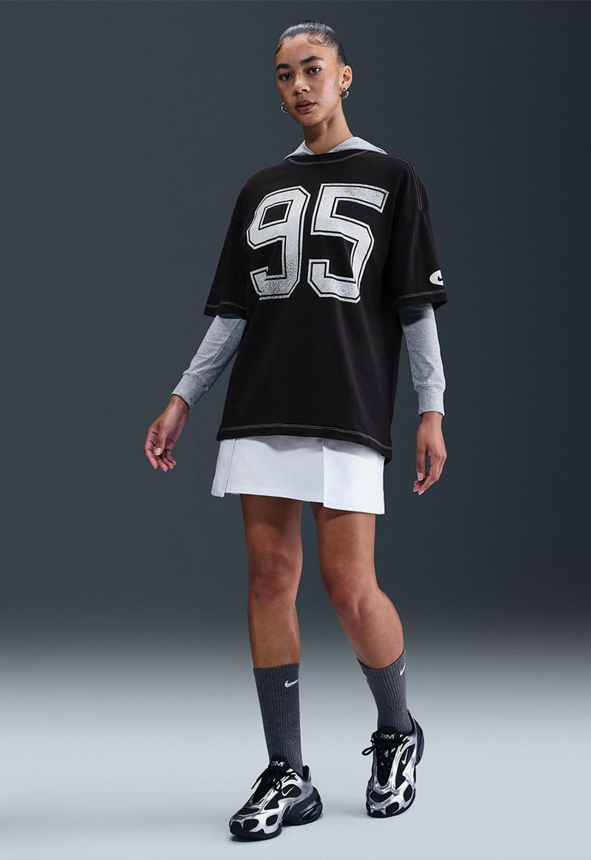 Nike - Nike womens street tee - black