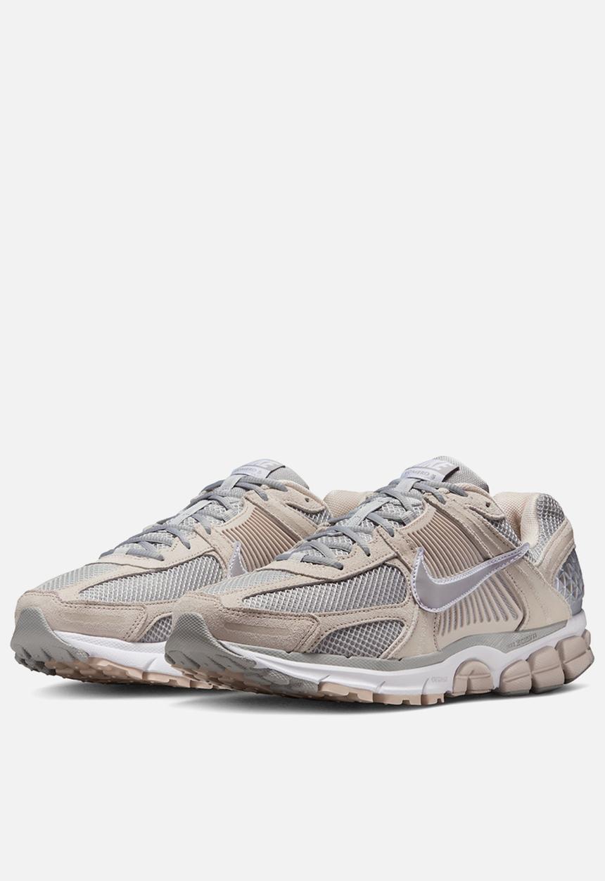 Nike - Nike Zoom Vomero 5