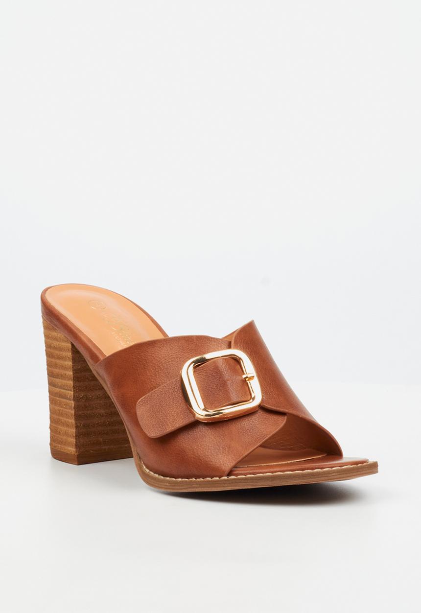 Miss Black - Almond 2 mule block heel - tan