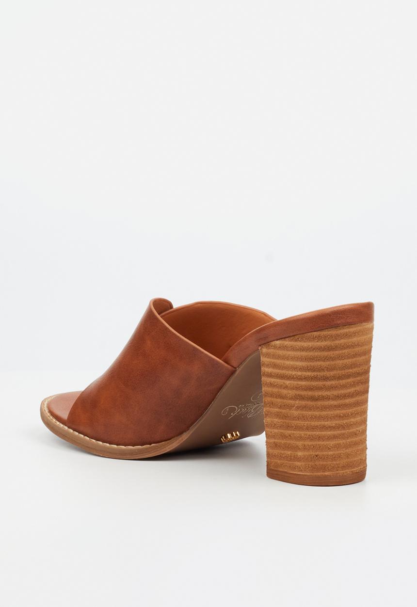 Miss Black - Almond 2 mule block heel - tan