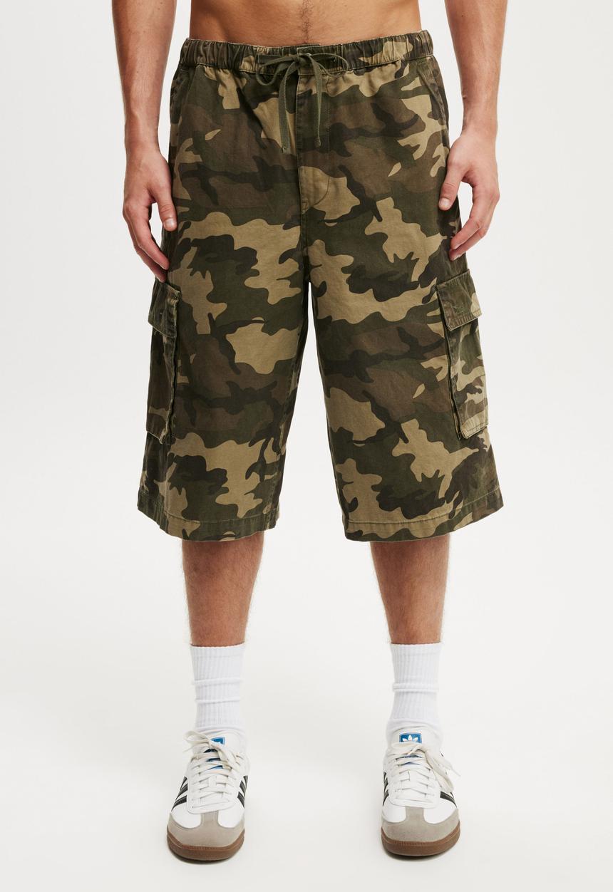 Cotton On - Super Baggy Cargo Short - Camo