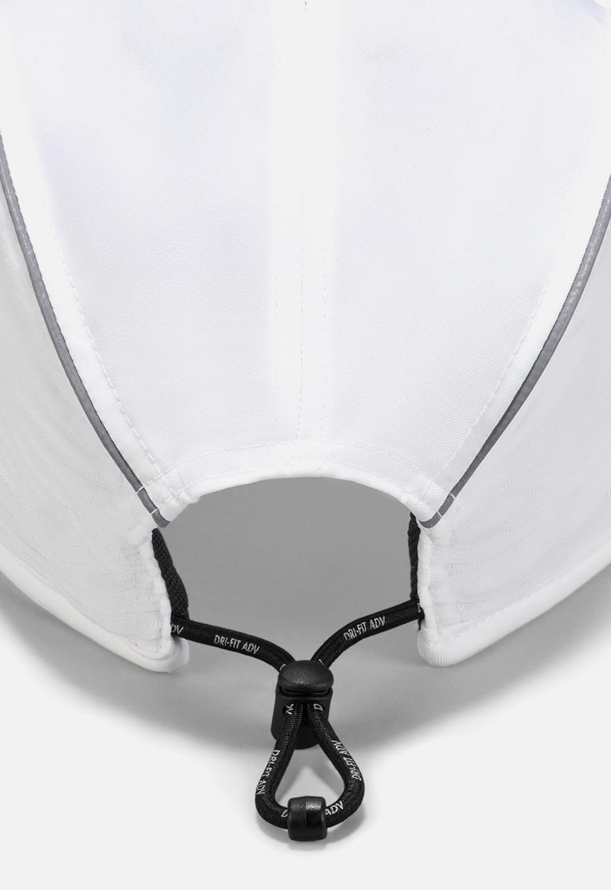 Nike - Nike Unstructured Aerobill - White