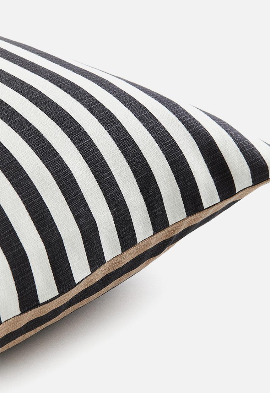 H&M - Patterned cushion cover - black patterned
