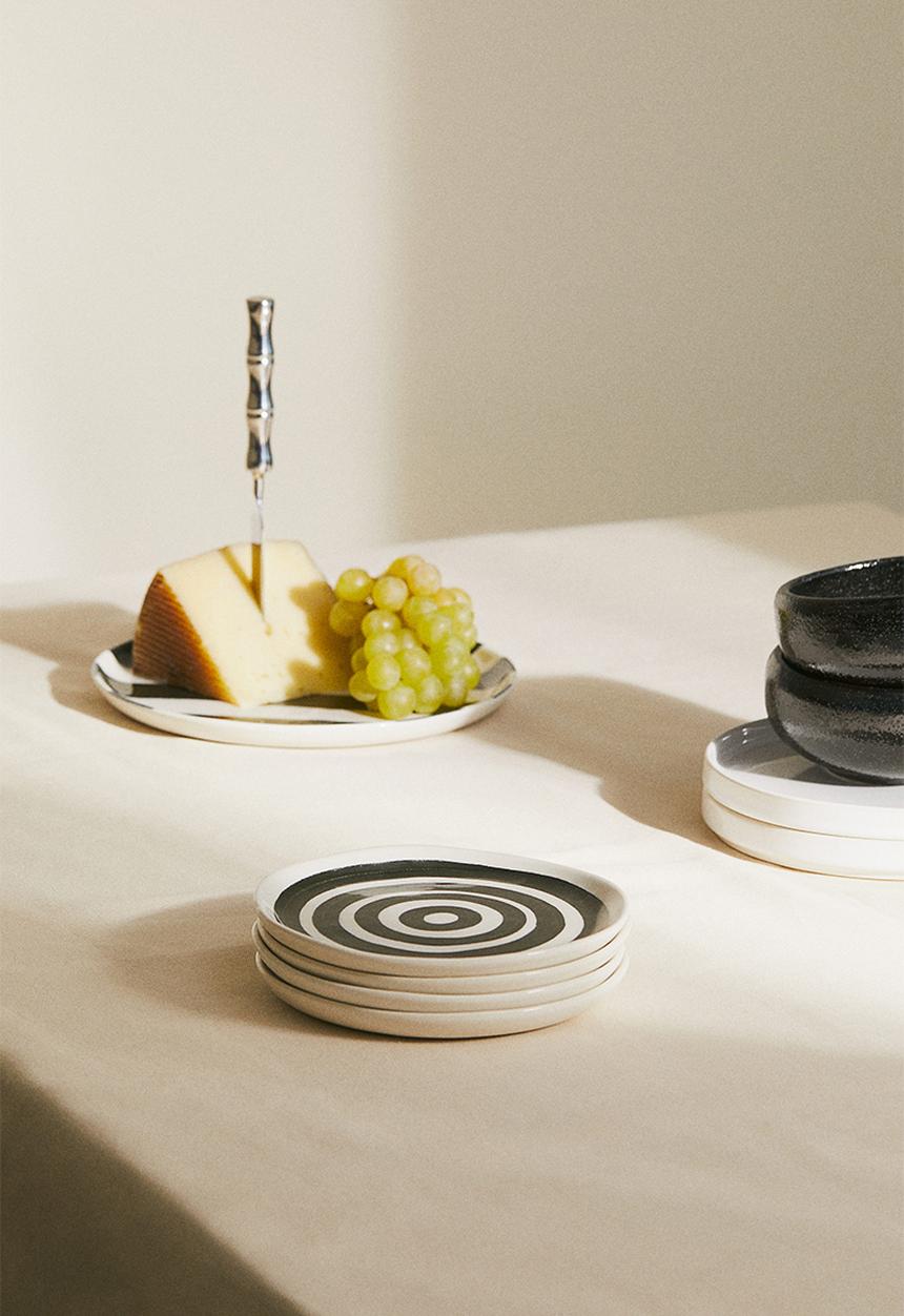 H&M - Patterned stoneware side plate - black/white