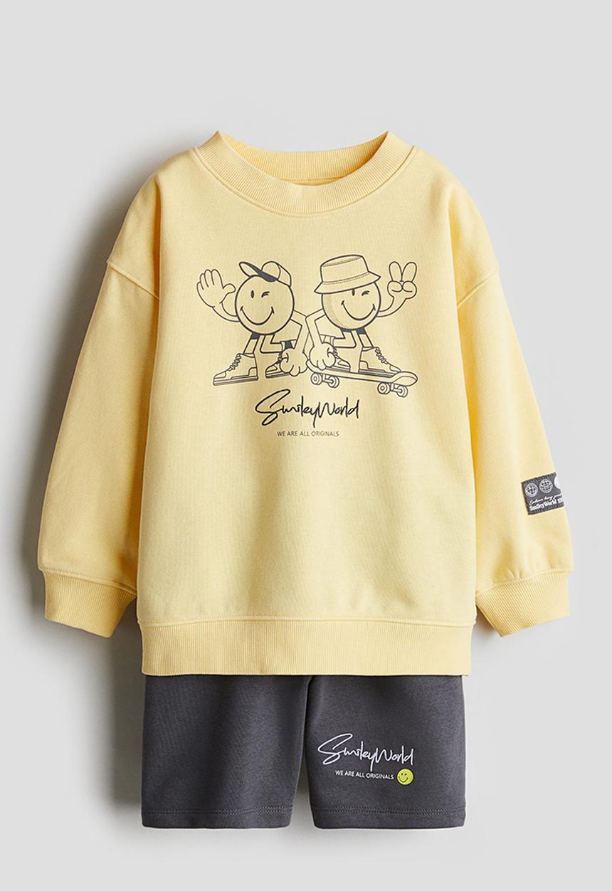 H&M - 2 piece printed sweatshirt set - yellow smileyworld® 