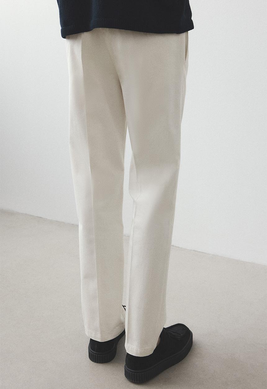 H&M - Regular fit crease-leg chinos - white