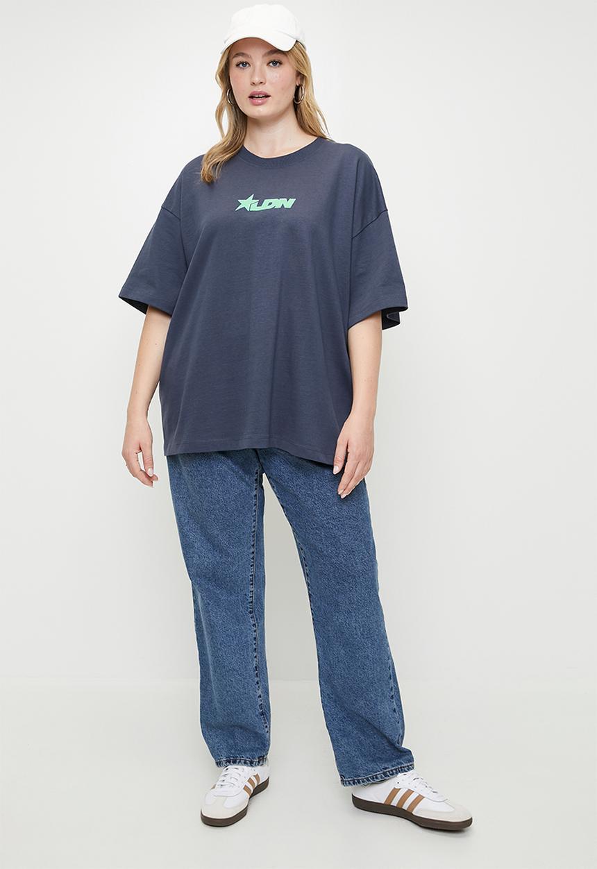 Cotton On - Plus the premium boxy graphic tee - rodeo drive/ collegiate navy