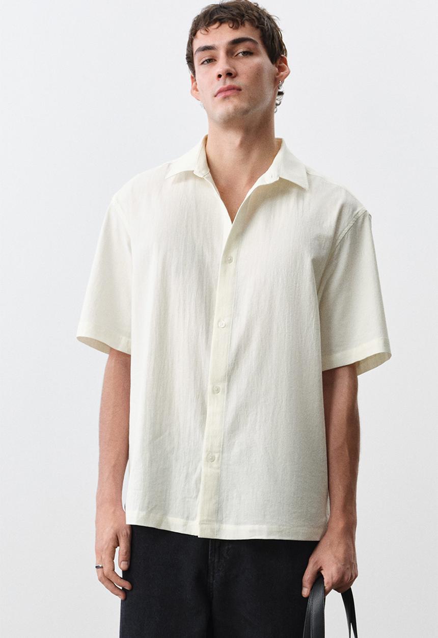 H&M - Regular fit textured shirt - cream