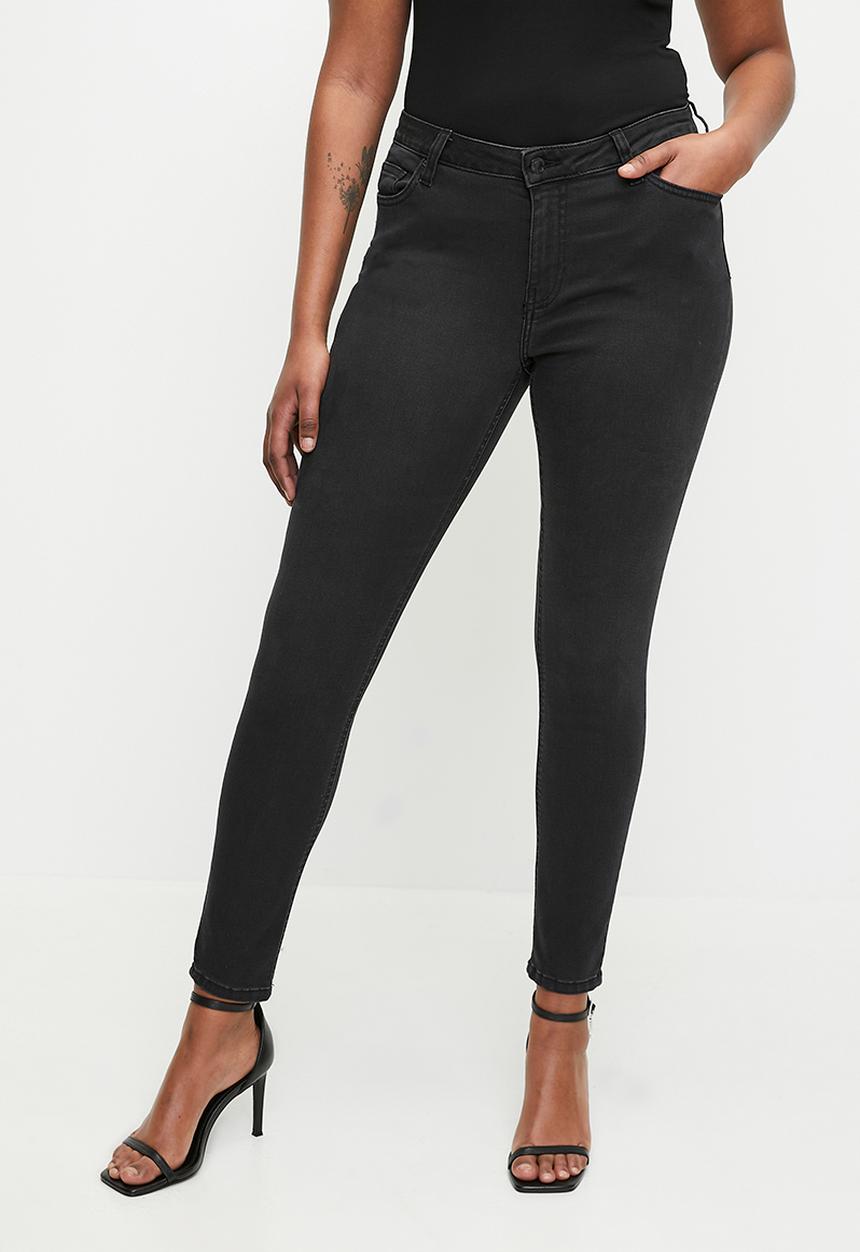 GUESS - Sa Curve Mid Rise - Washed Back Black Wash