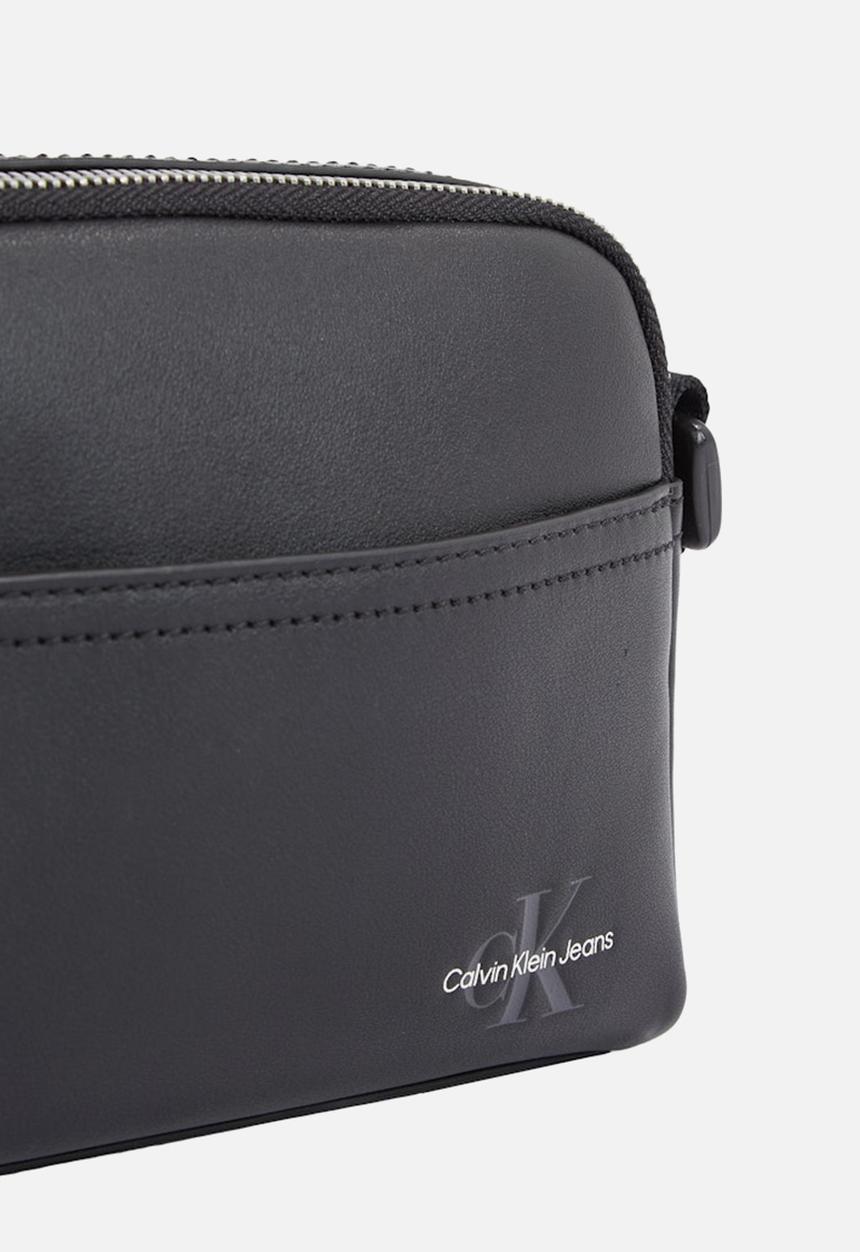 Calvin Klein - Mono Logo Camera Bag 22 - Na Black