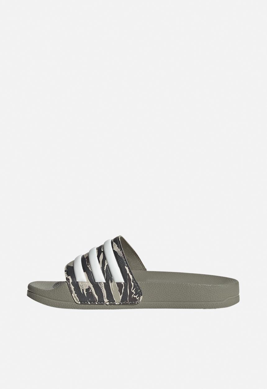 adidas Performance - Adilette Shower K - silpeb/silpeb/ftwwht