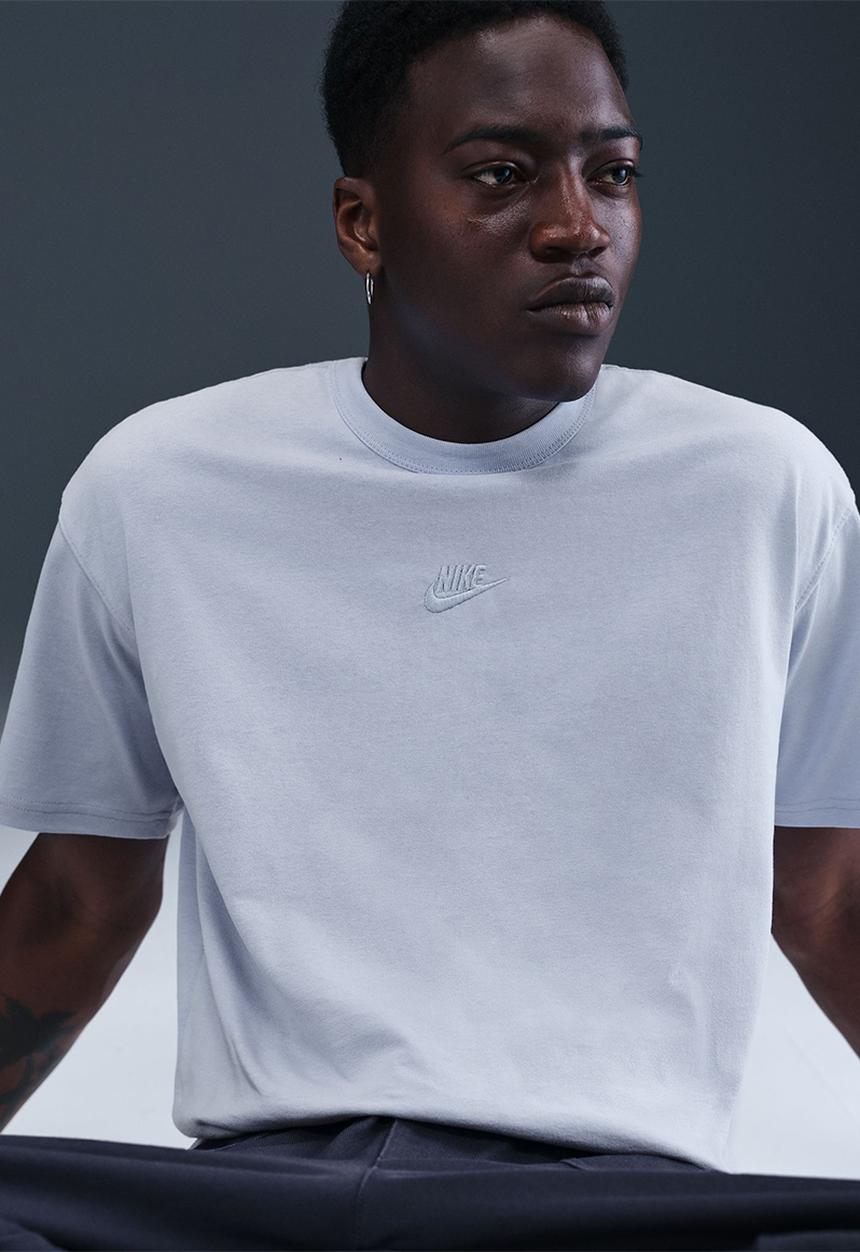 Nike - NSW Premium Essentials  T-Shirt - Ghost