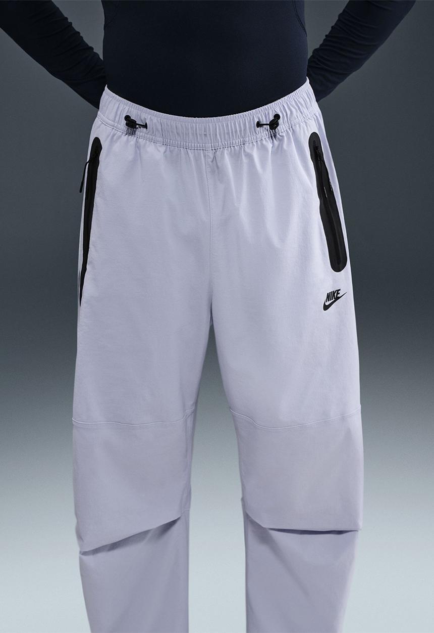 Nike - Tech Woven Oversized Trousers - Ghost/Ghost/Black
