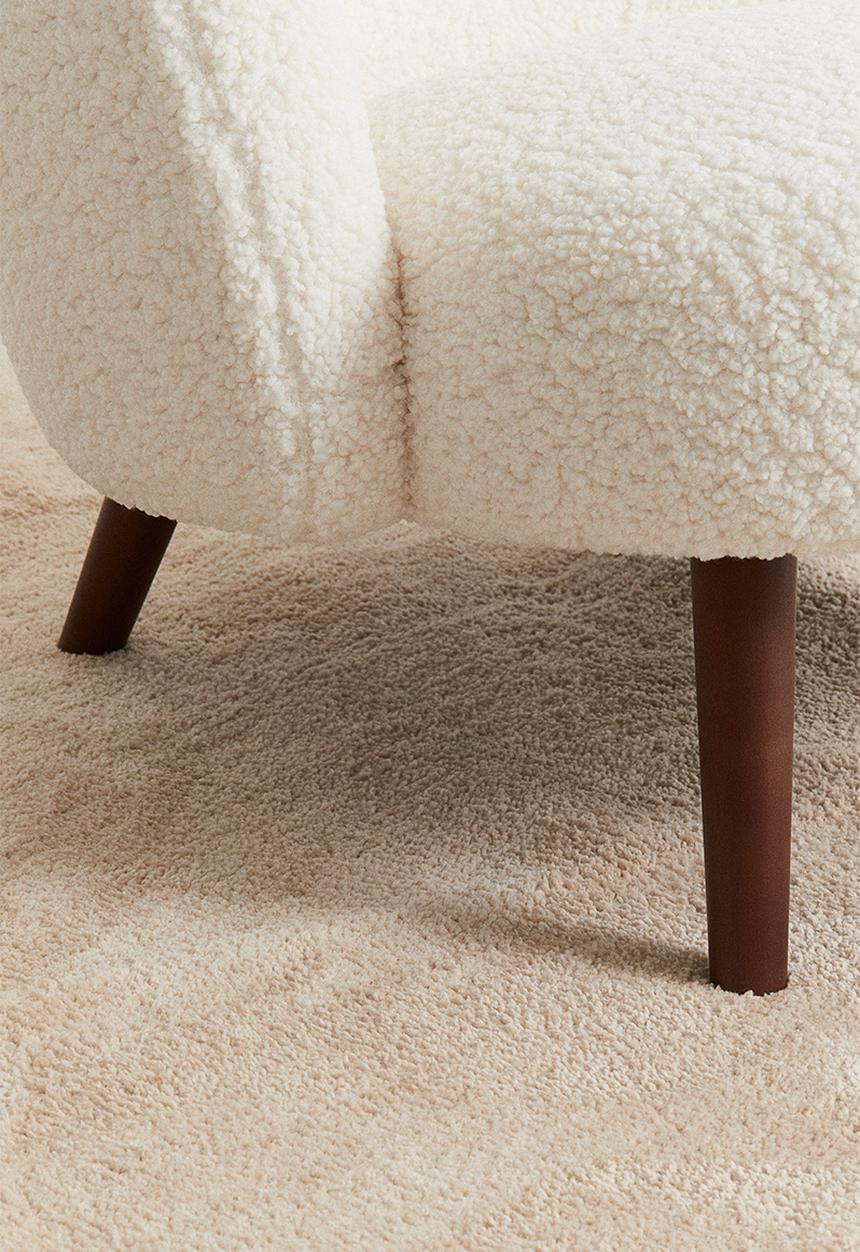 H&M - Large asymmetric rug - light beige