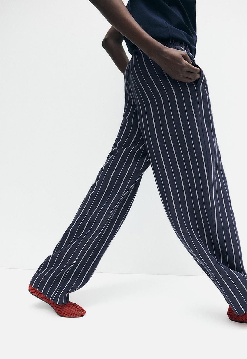 H&M - Linen-blend trousers - navy blue striped