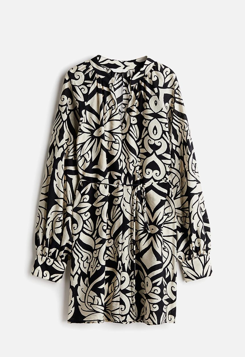 H&M - Tie-belt tunic dress - black patterned 