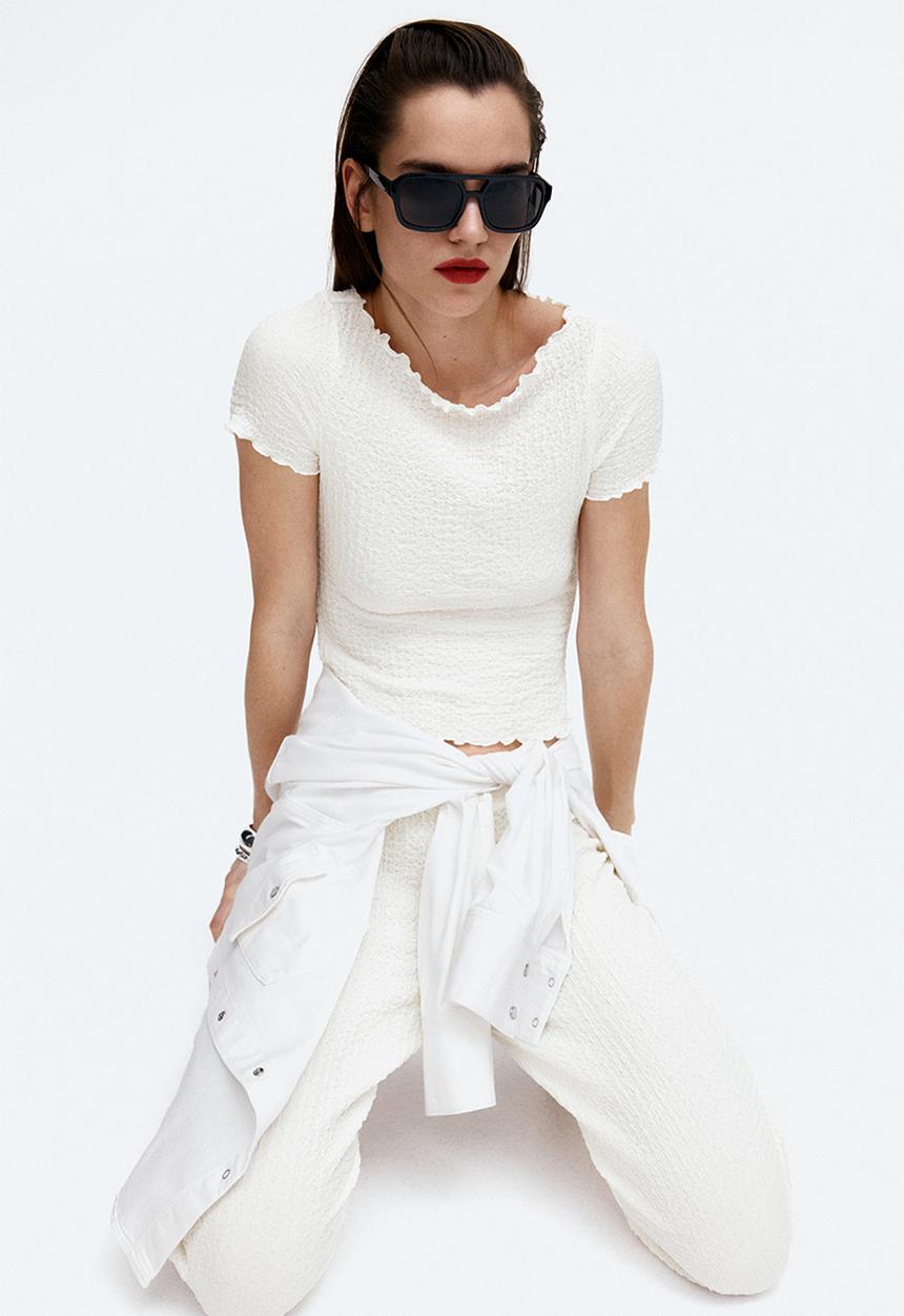 H&M - Overlock-detail crinkled top - cream