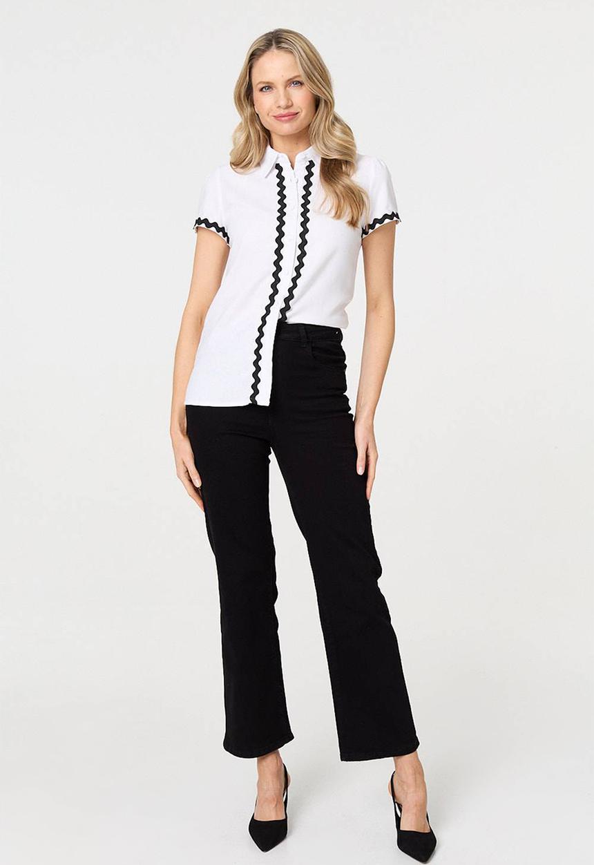 Izabel London - Short sleeve cap sleeve Blouse with zig zag scallop detail - White