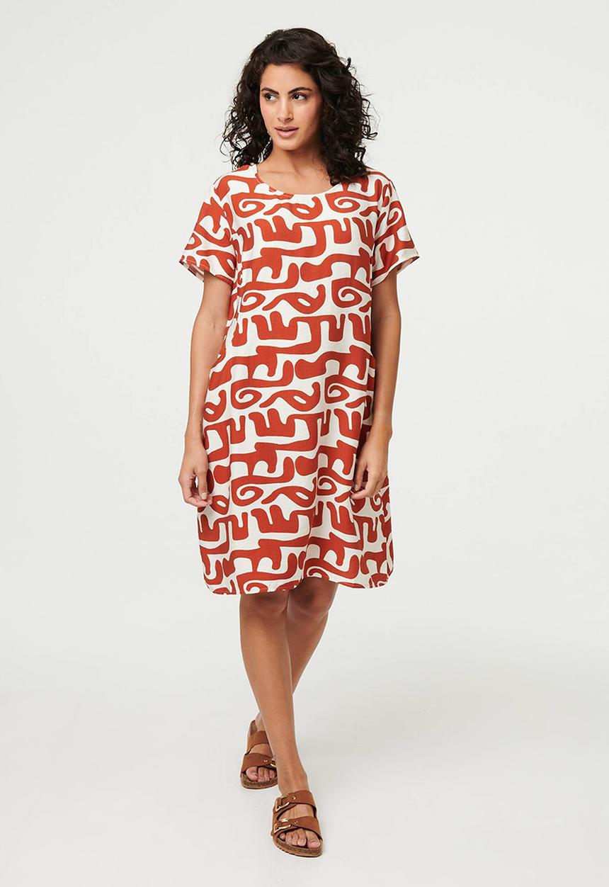 Izabel London - Oversized sack Dress with front pocket detail - Rust