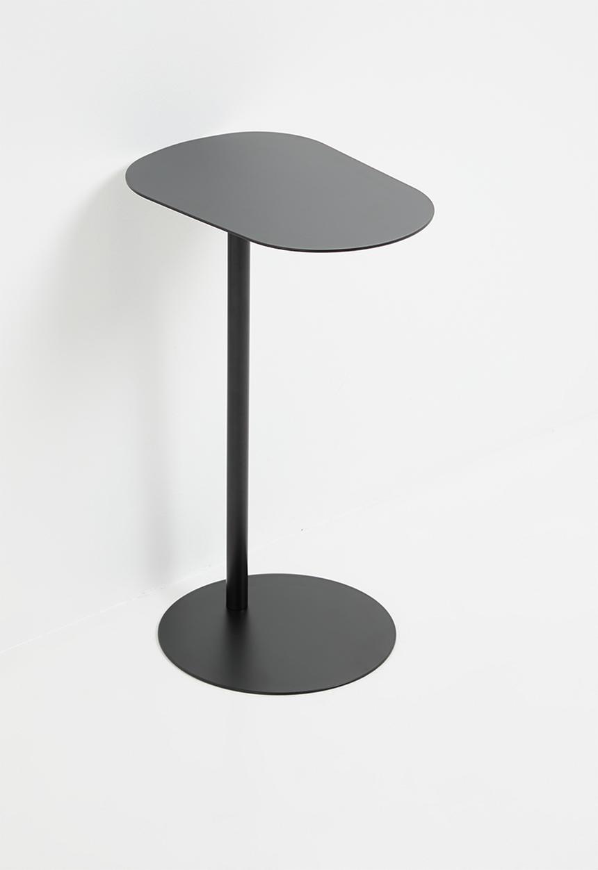 H&S - Organic side table - Black 