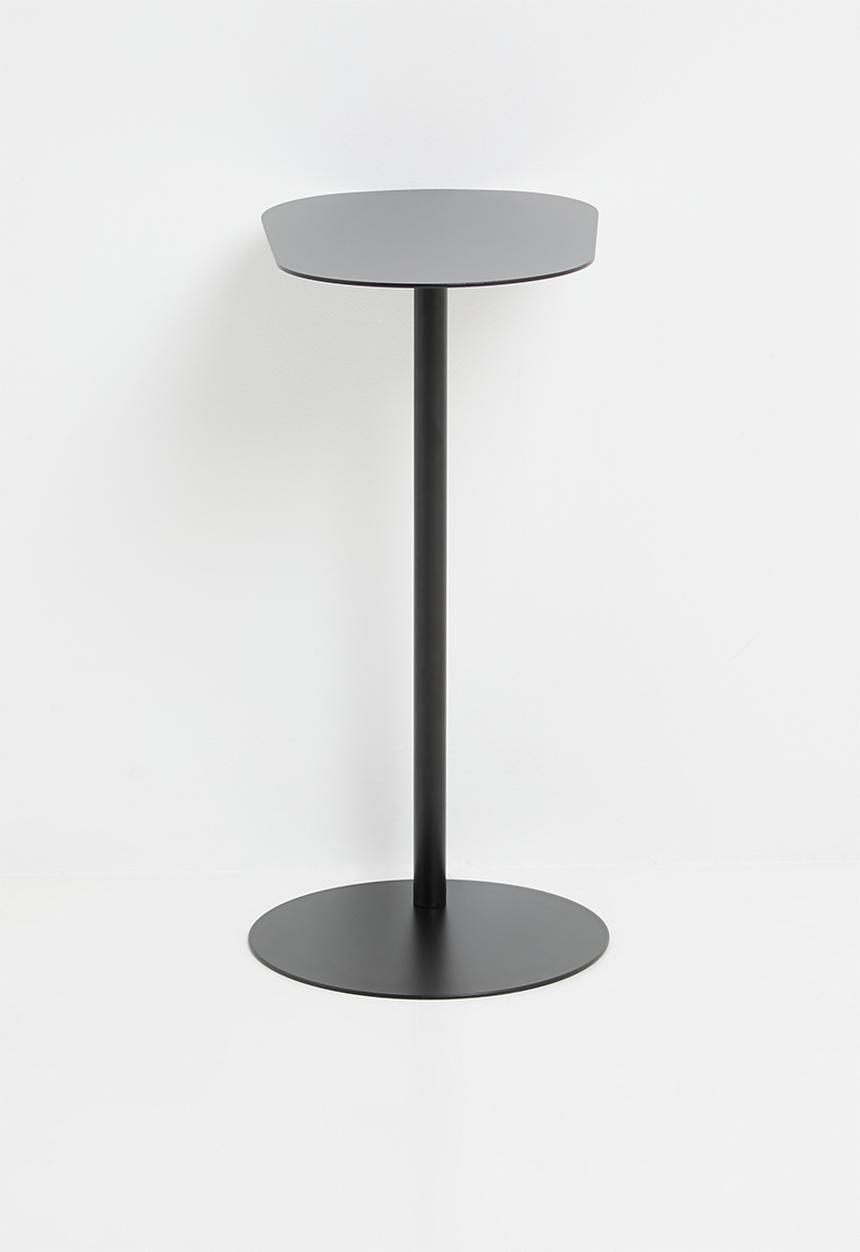 H&S - Organic side table - Black 