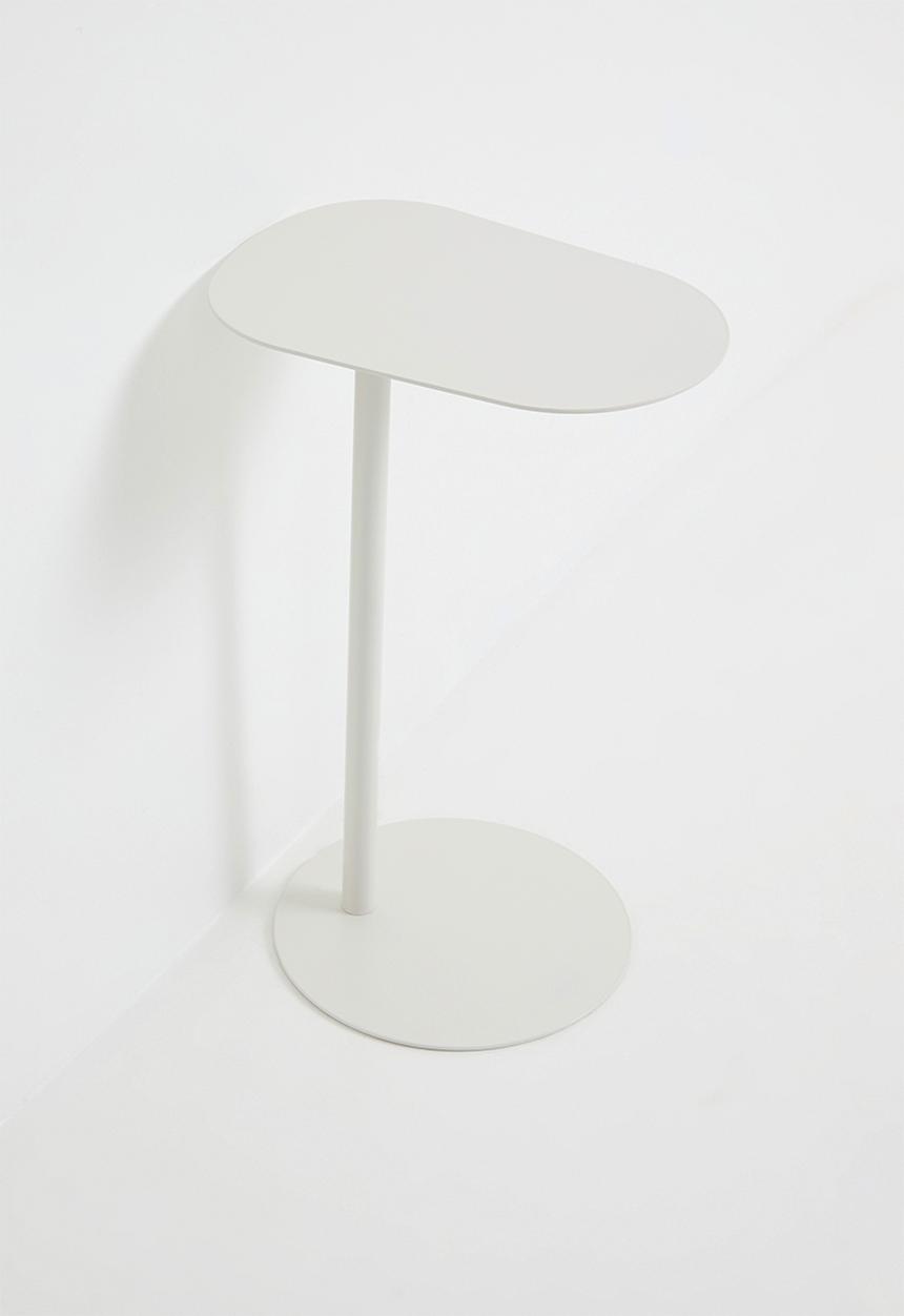 H&S - Organic side table - natural