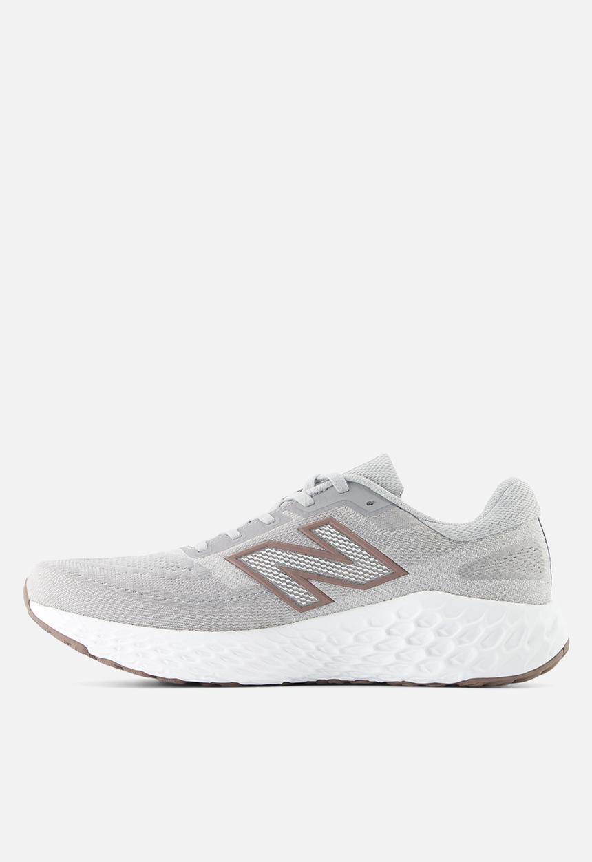 New Balance  - FRESH FOAM MEVOZ