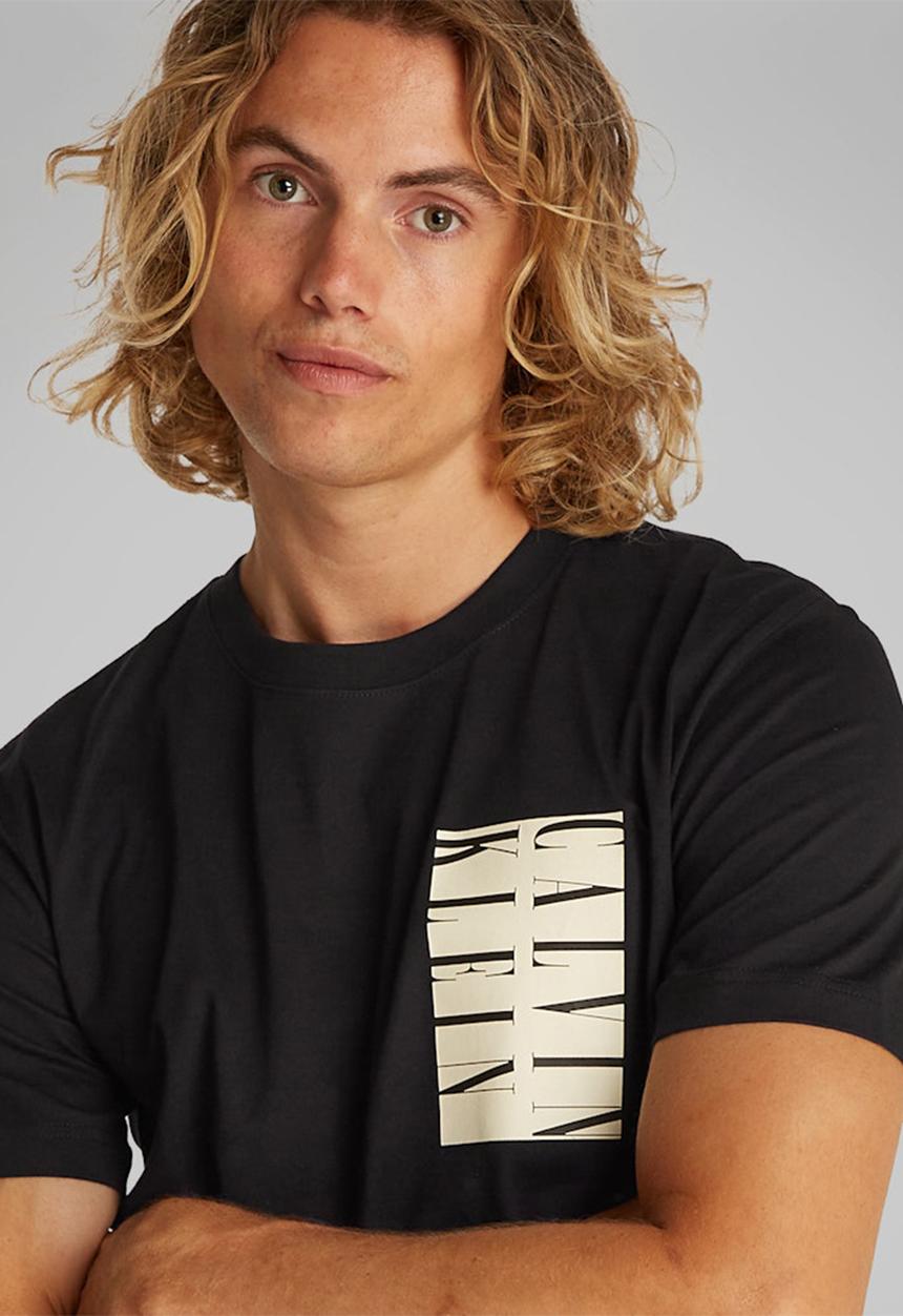 Calvin Klein - Serif Box Graphic Tee - Ck Black