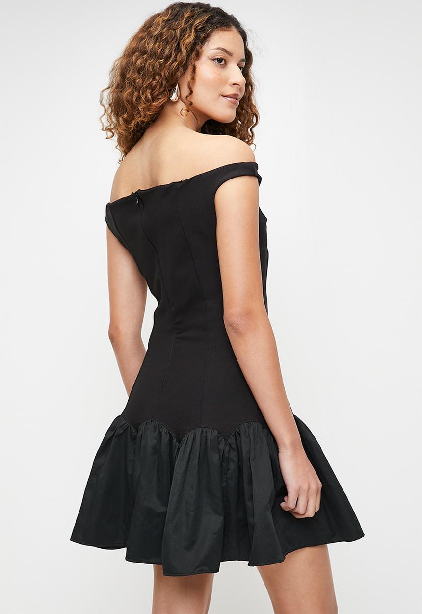 Trendyol - A-Line Carmen Neck Woven Short Evening  - black
