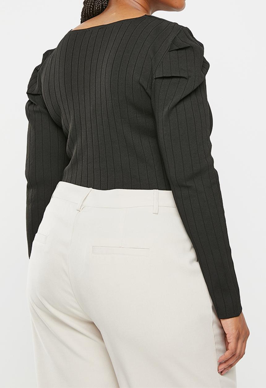 Trendyol - Plus watermelon sleeve knit top - black
