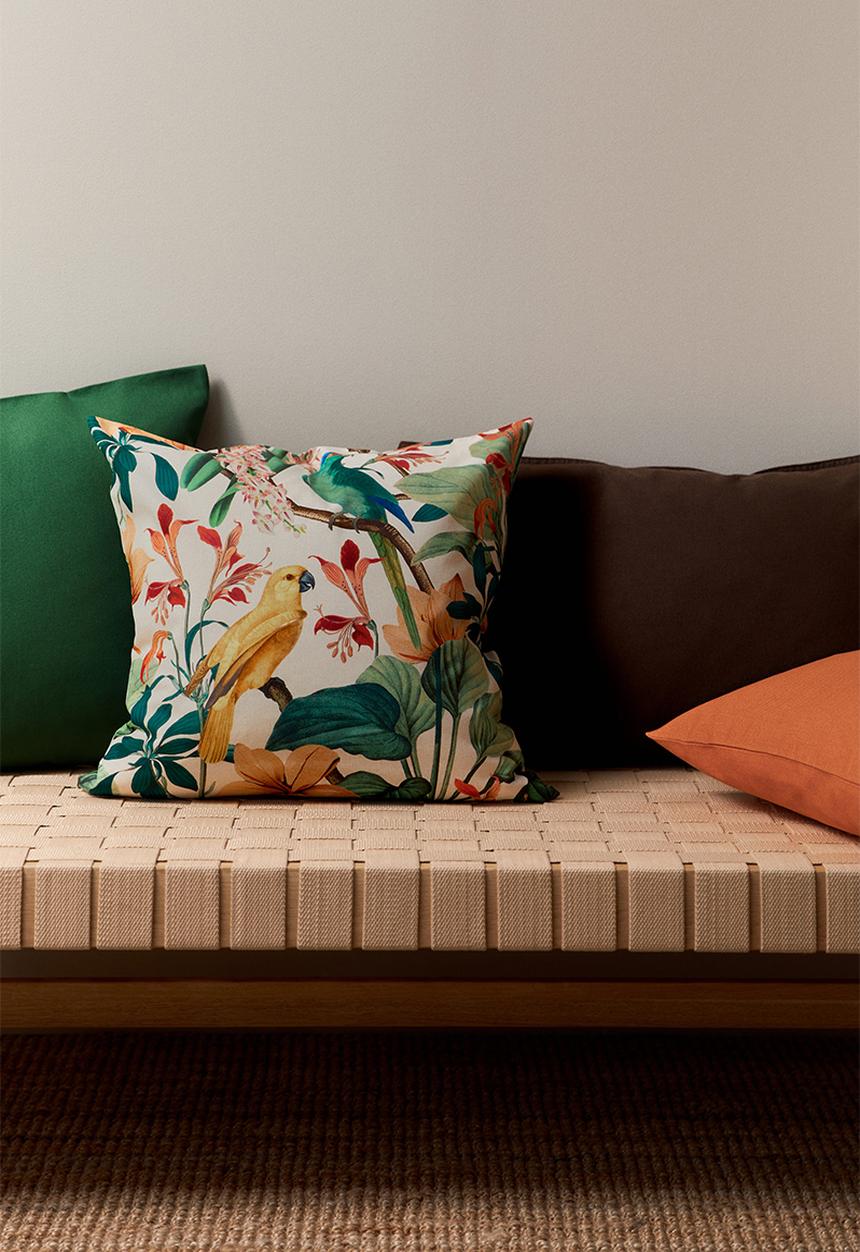 H&M - Patterned cushion cover - light beige floral